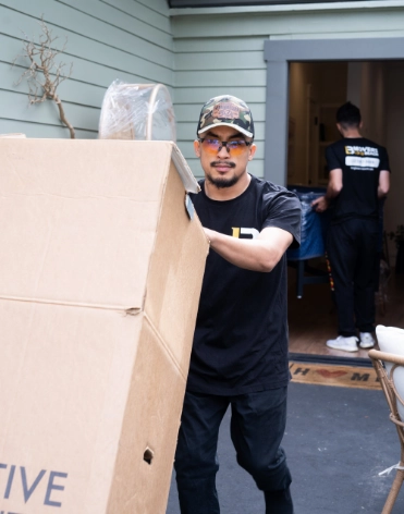 Mover pushing a box